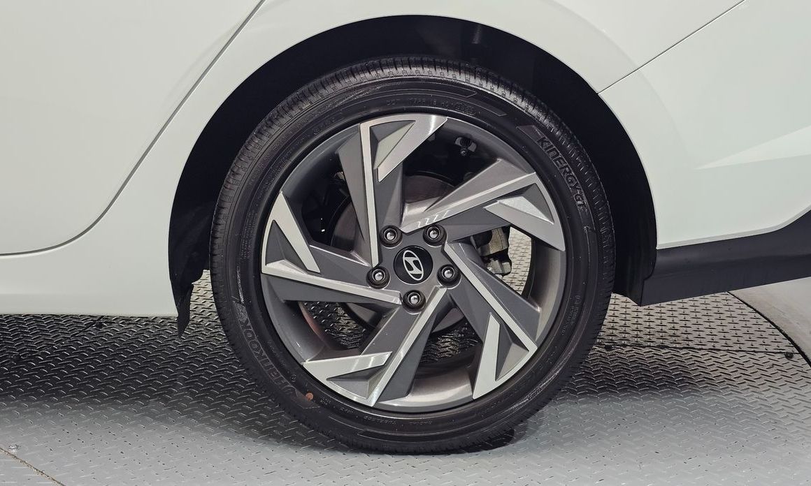 Hyundai AVANTE 2024