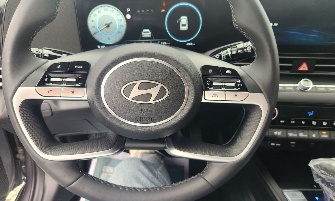 Hyundai AVANTE 2025