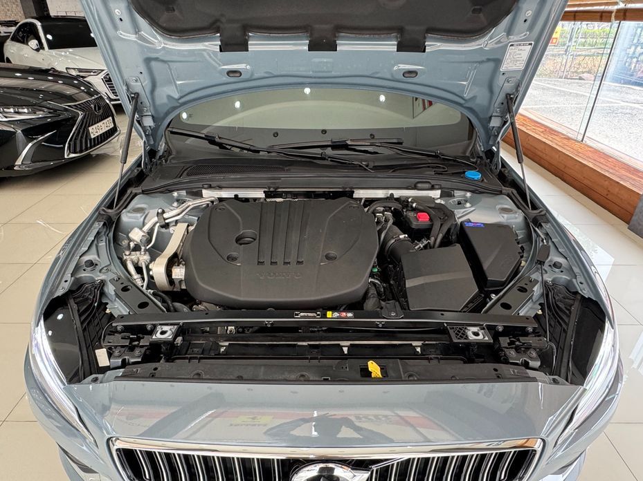 Volvo S60 2023