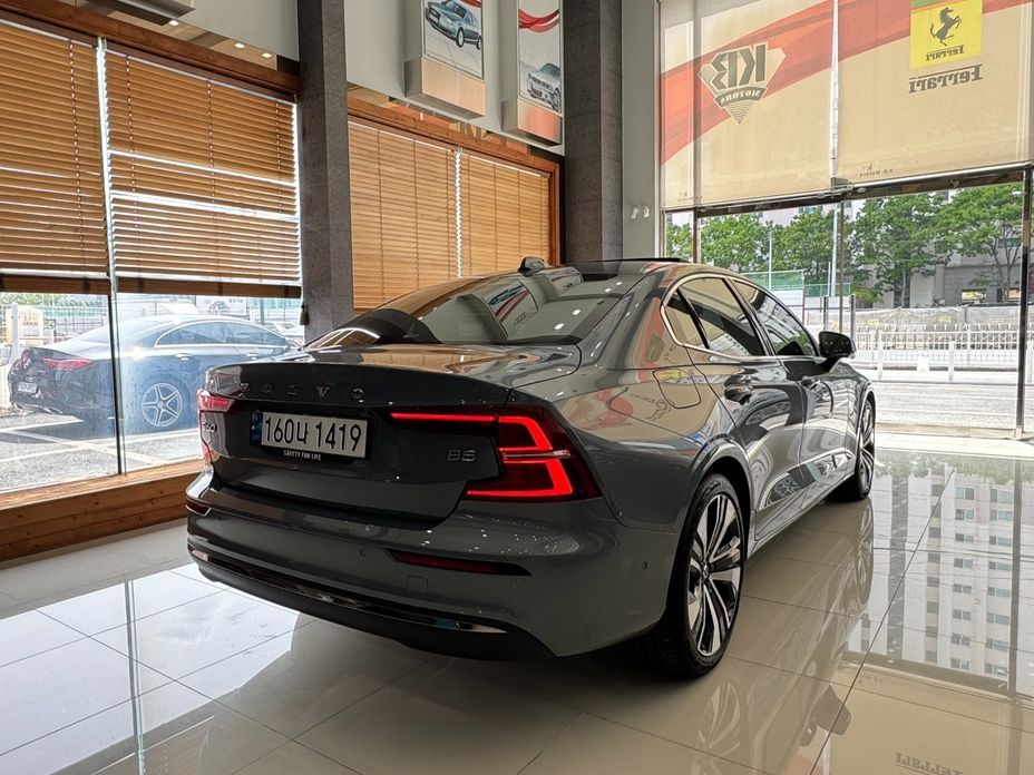 Volvo S60 2023