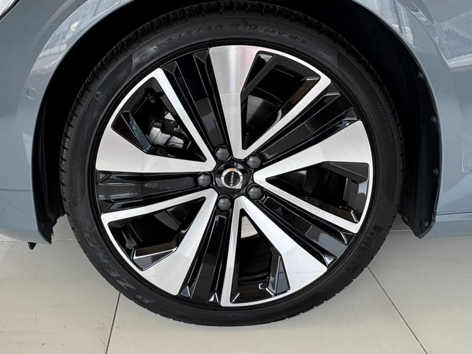 Volvo S60 2023