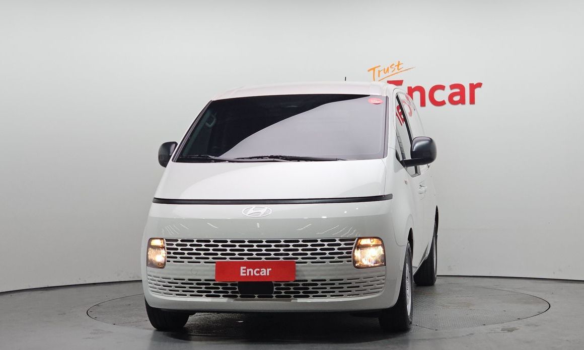 Hyundai Staria 2025
