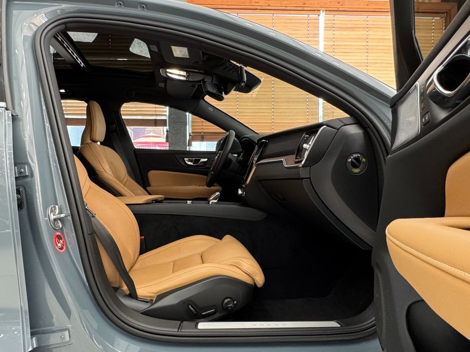 Volvo S60 2023