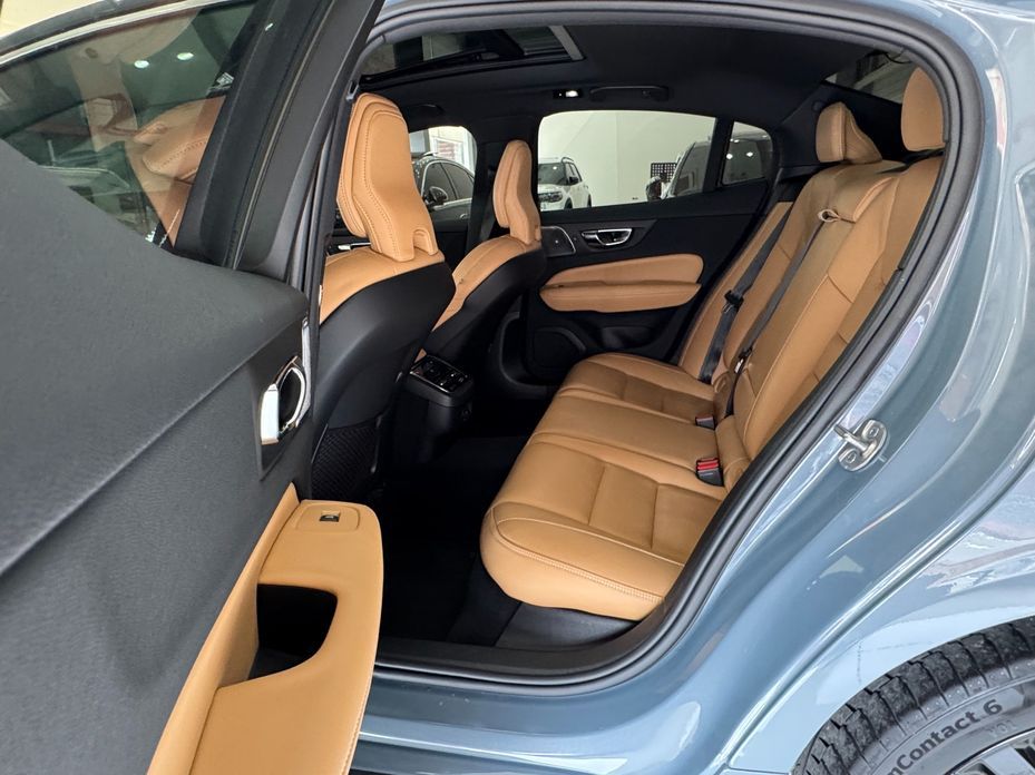 Volvo S60 2023