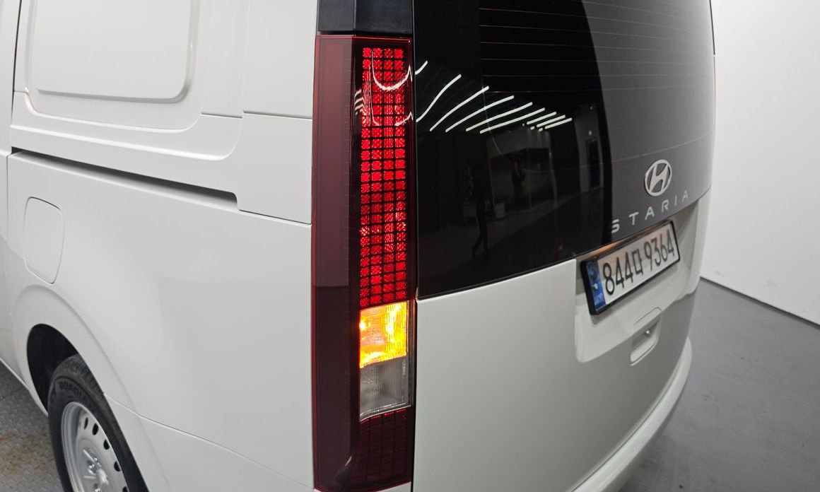 Hyundai Staria 2025