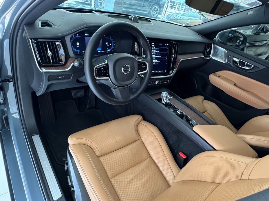 Volvo S60 2023