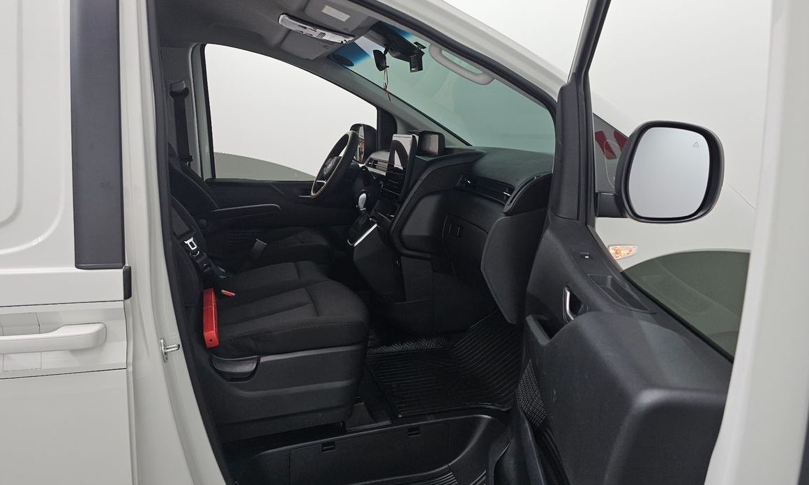 Hyundai Staria 2025