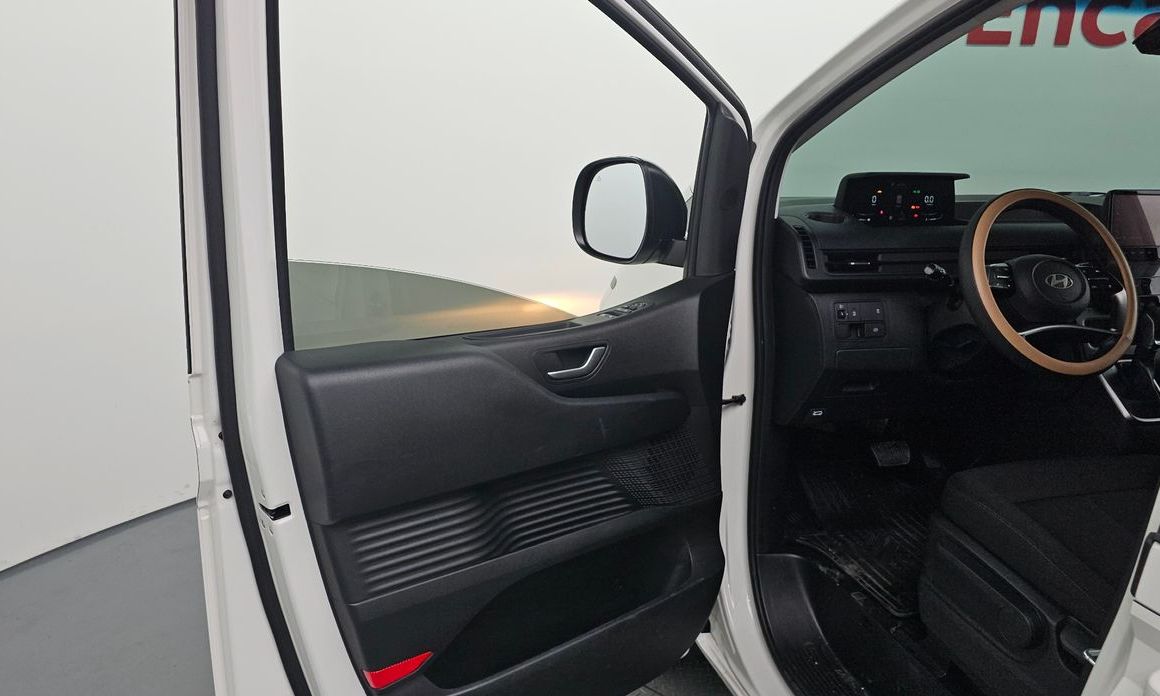 Hyundai Staria 2025
