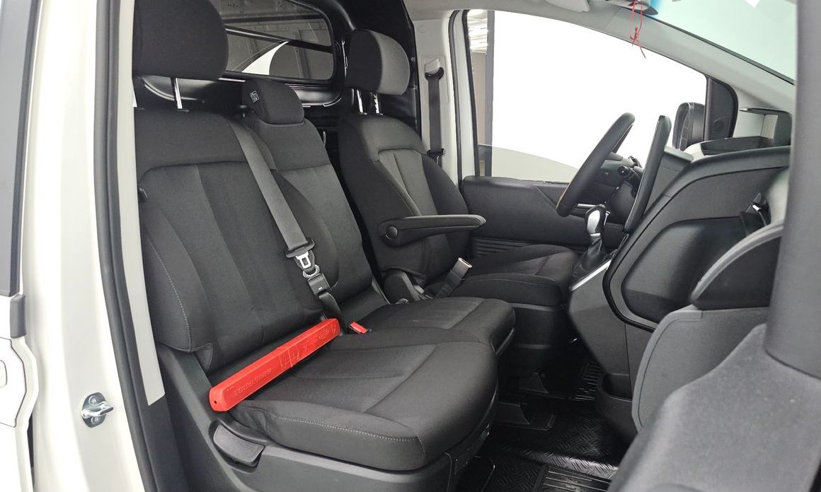 Hyundai Staria 2025
