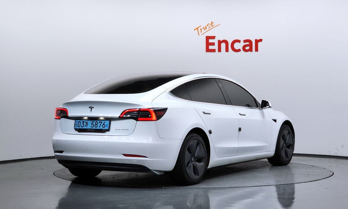 Tesla Model 3 2020