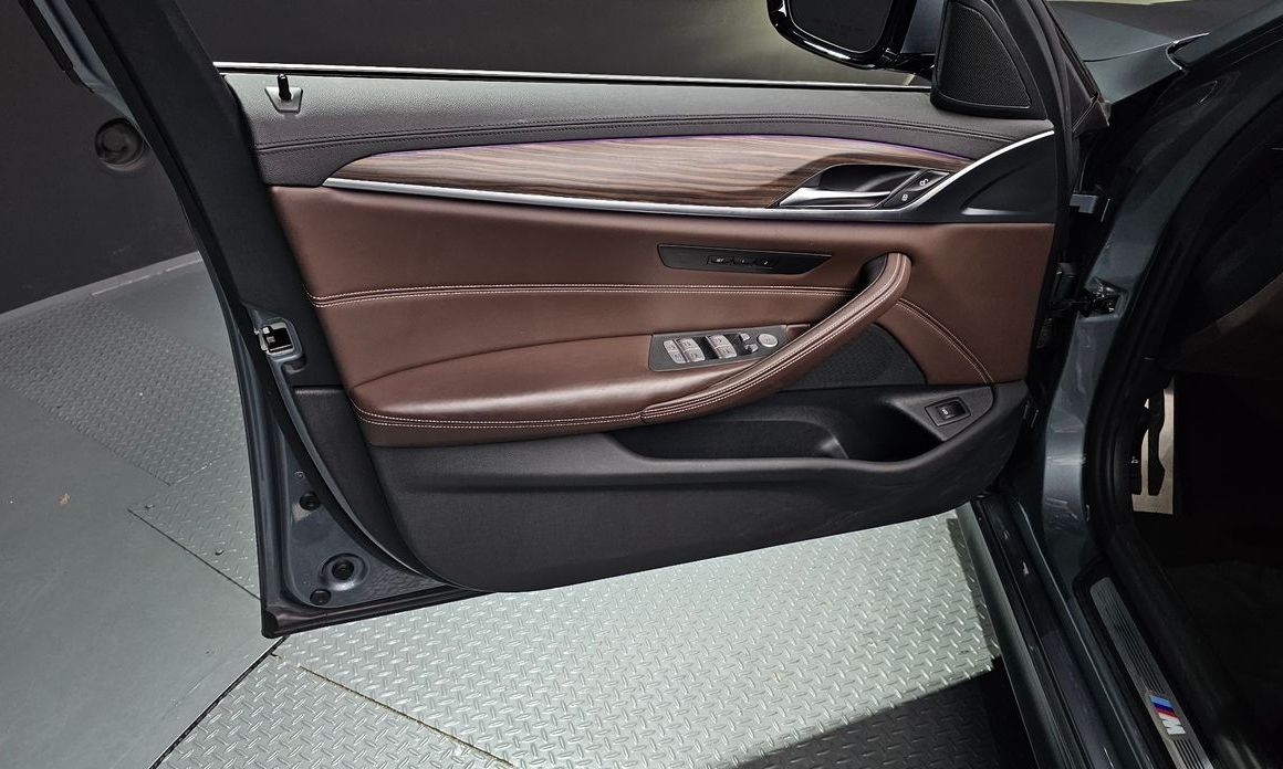 BMW 5-Series 2019