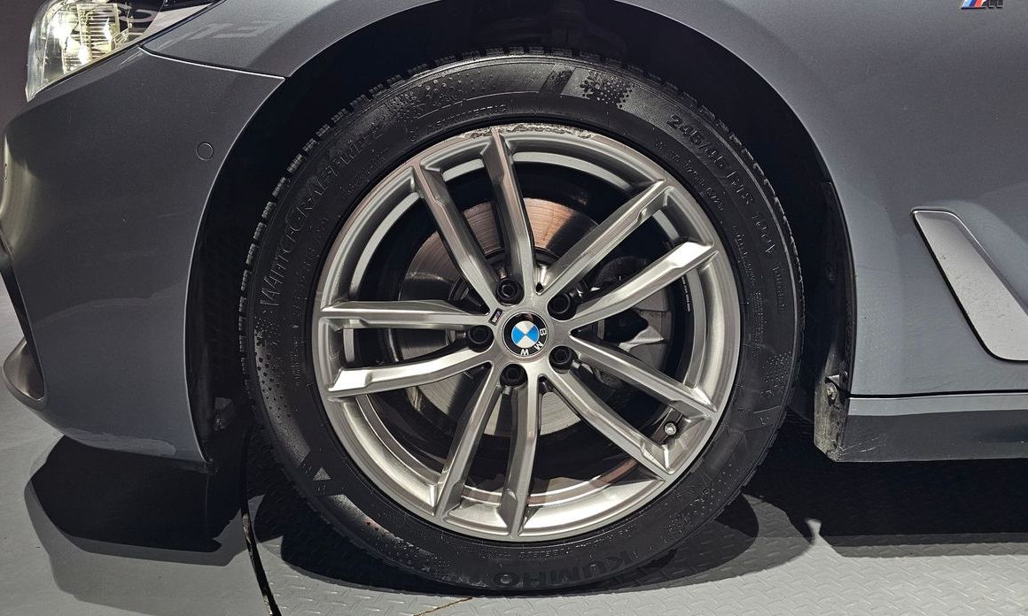BMW 5-Series 2019