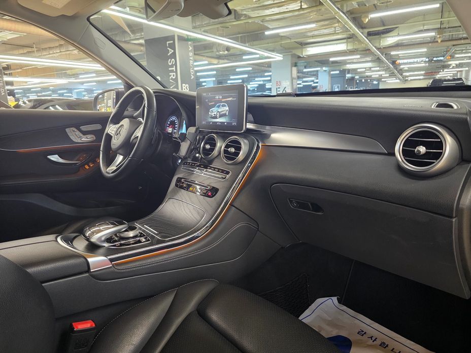 Mercedes-Benz GLC-Class 2019