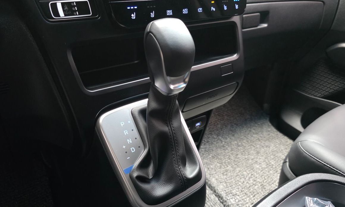 Hyundai Staria 2025