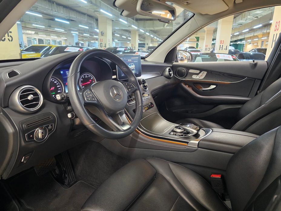 Mercedes-Benz GLC-Class 2019