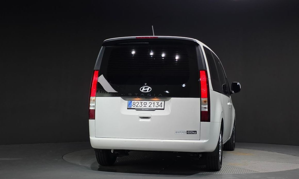 Hyundai Staria 2025