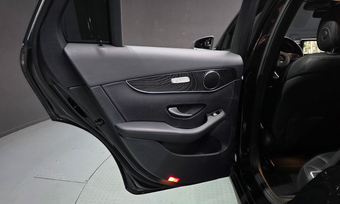 Mercedes-Benz GLC-Class 2019