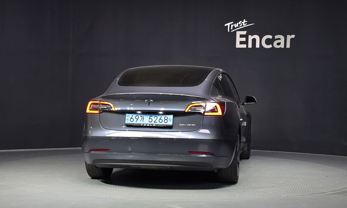 Tesla Model 3 2022