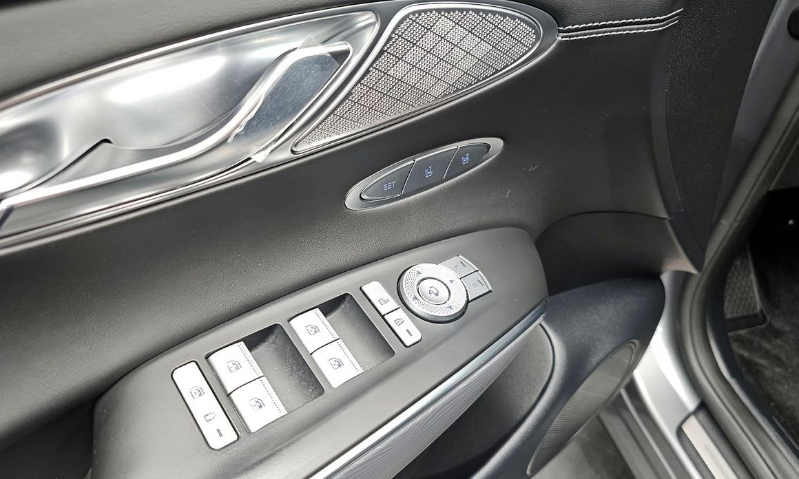 Genesis GV70 2023