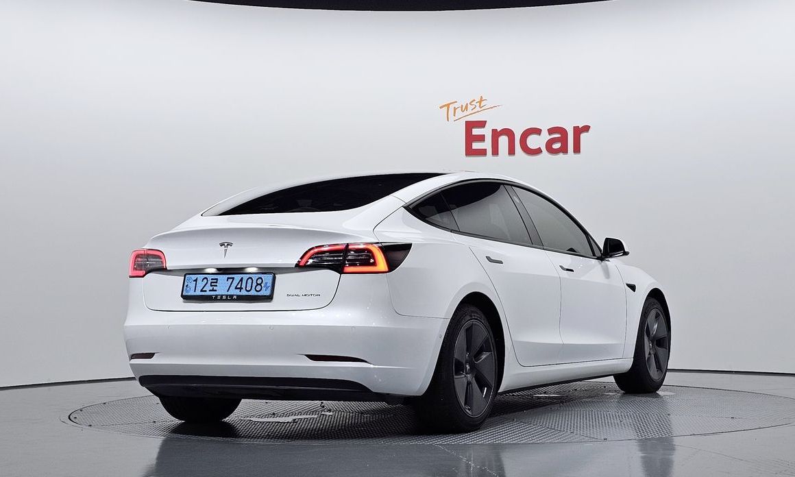 Tesla Model 3 2022