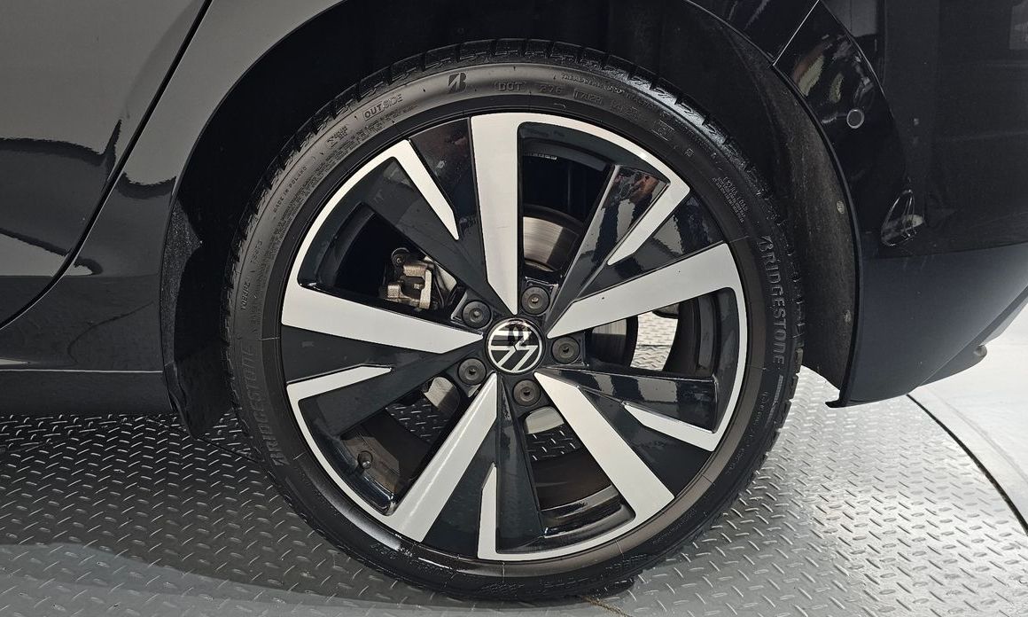 Volkswagen Golf 2025