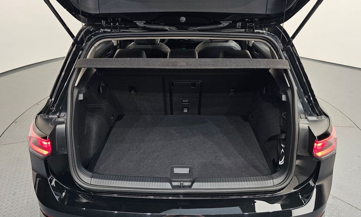 Volkswagen Golf 2025