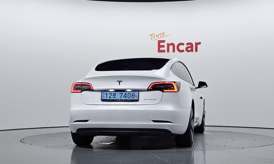Tesla Model 3 2022
