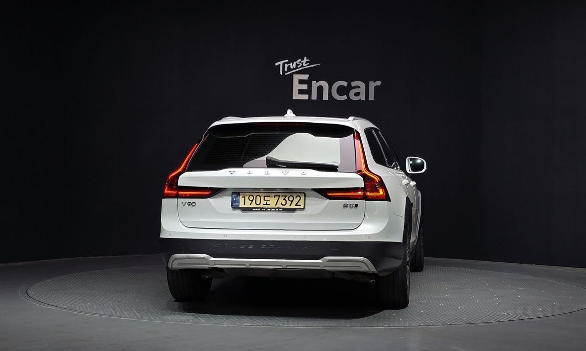 Volvo V90 2021