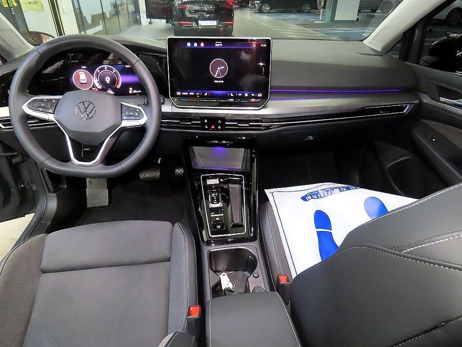 Volkswagen Golf 2025