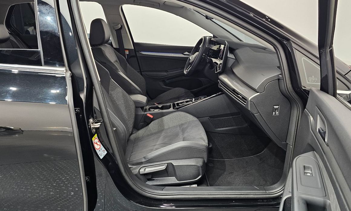 Volkswagen Golf 2025