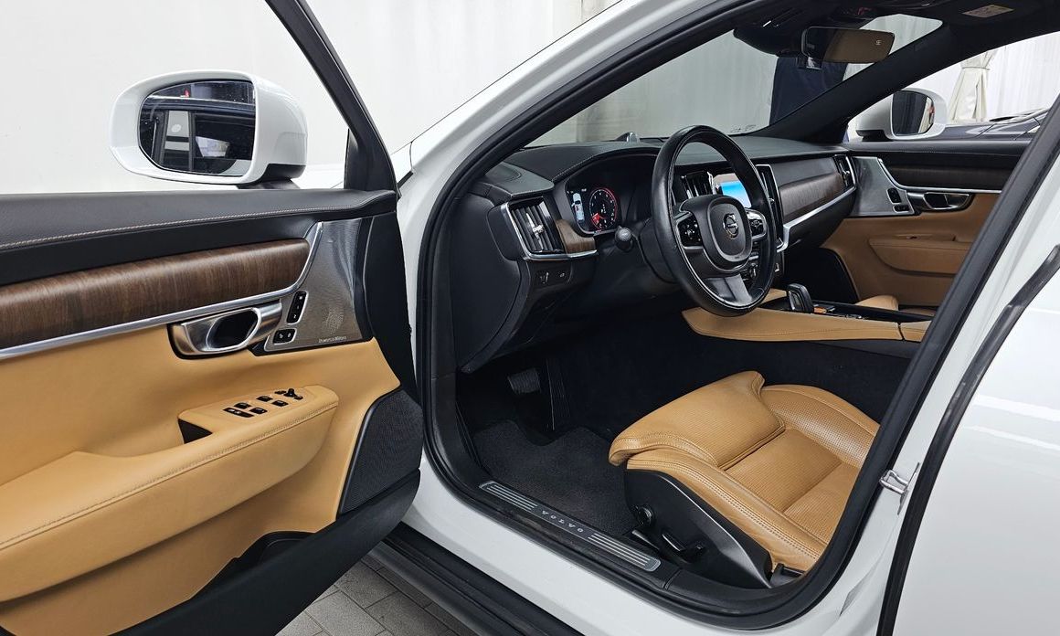 Volvo V90 2021