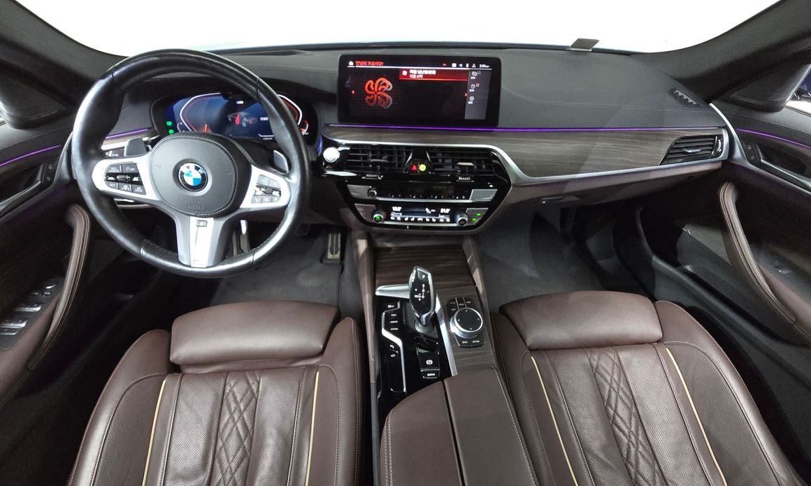 BMW 5-Series 2021