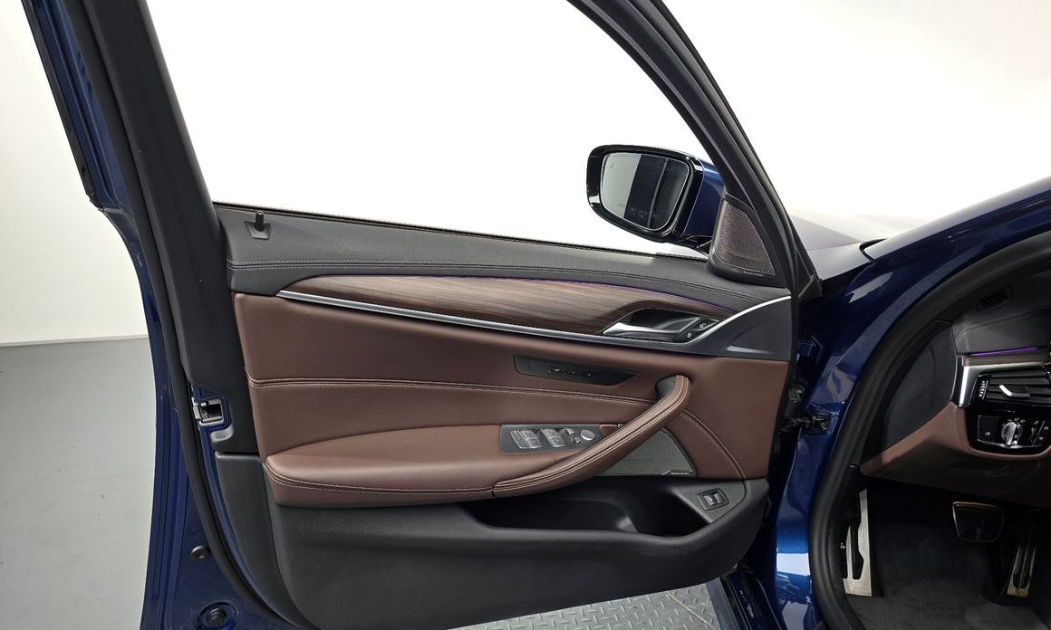 BMW 5-Series 2021