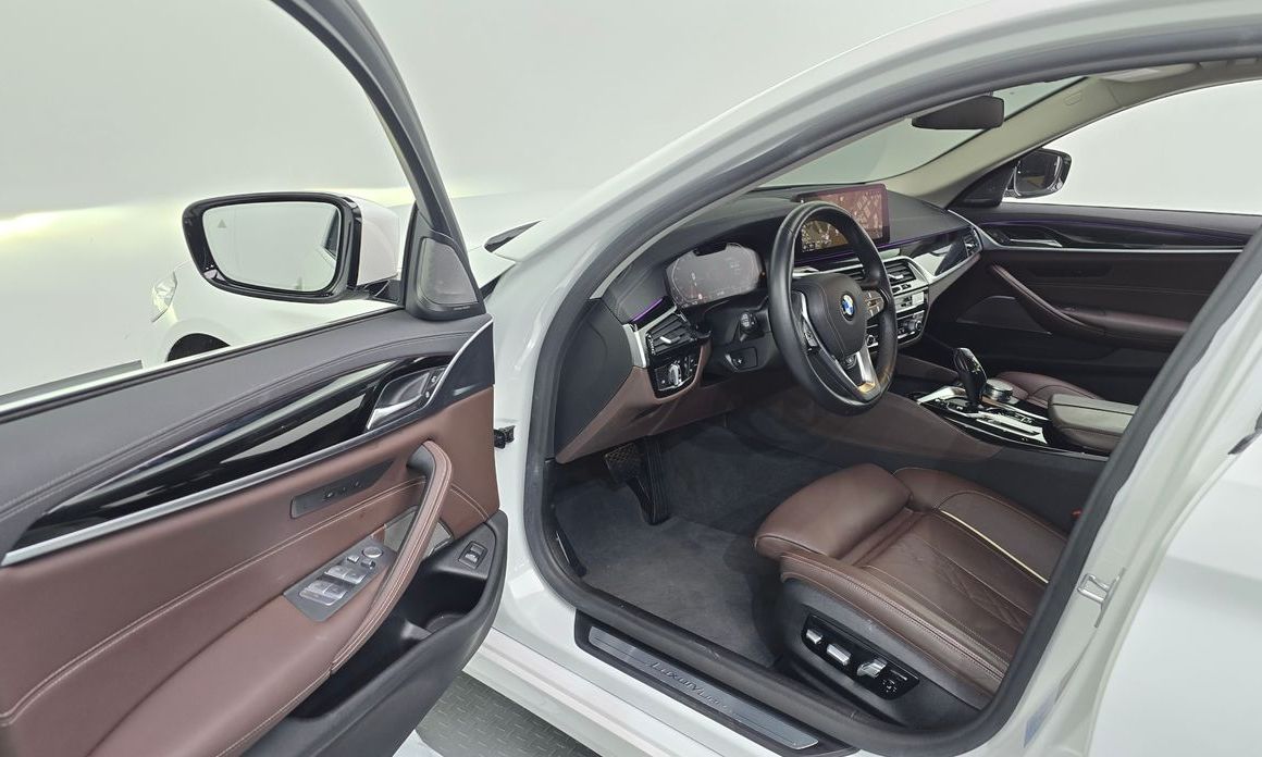 BMW 5-Series 2021