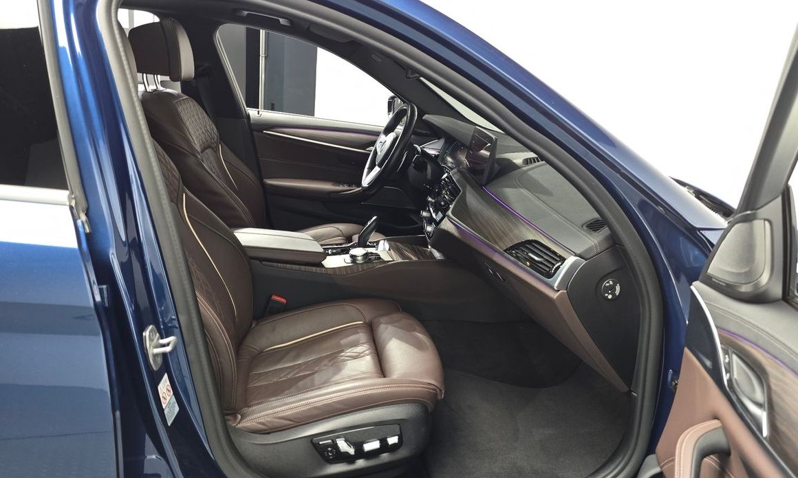 BMW 5-Series 2021