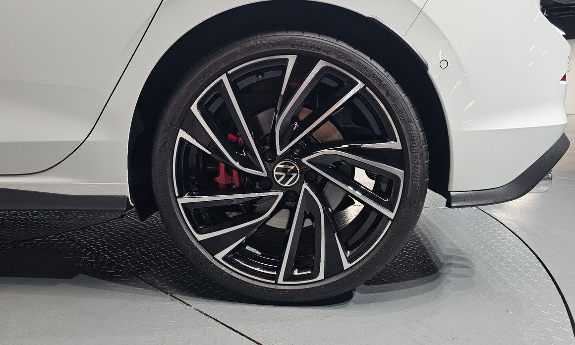 Volkswagen Golf 2024