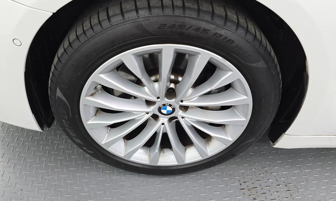 BMW 5-Series 2021