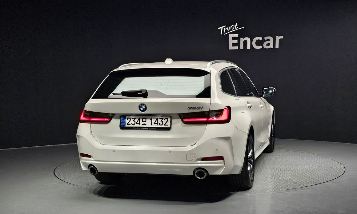 BMW 3-Series 2024