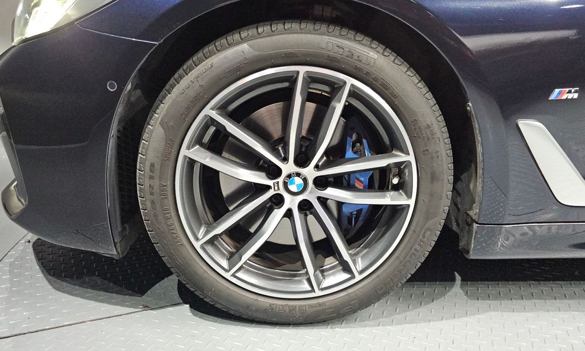 BMW 5-Series 2022