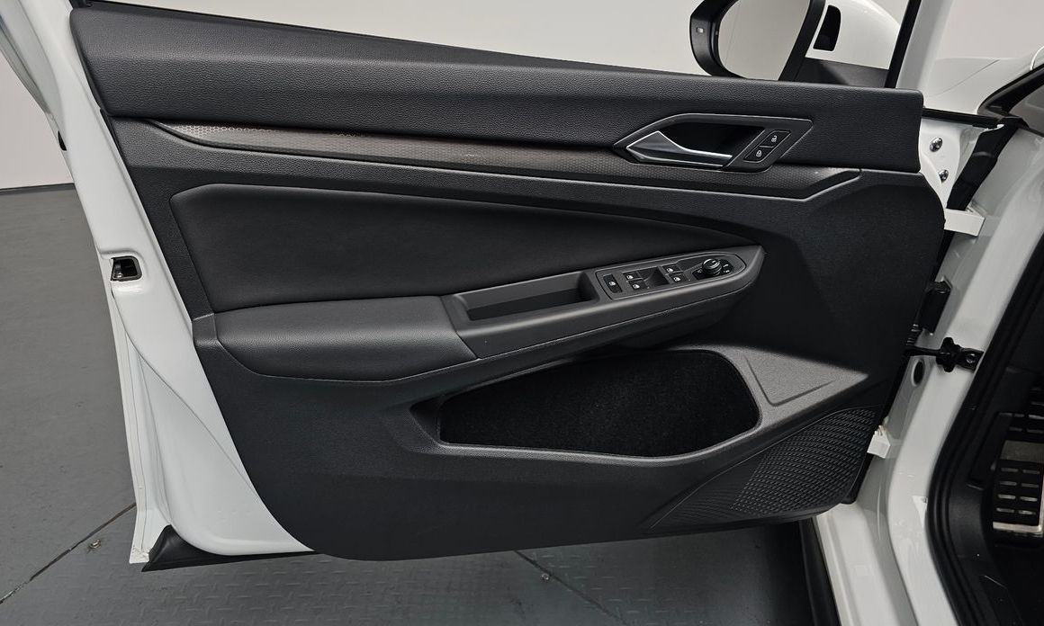 Volkswagen Golf 2024