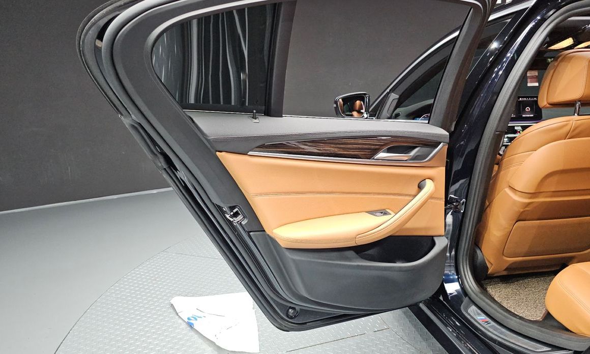 BMW 5-Series 2022