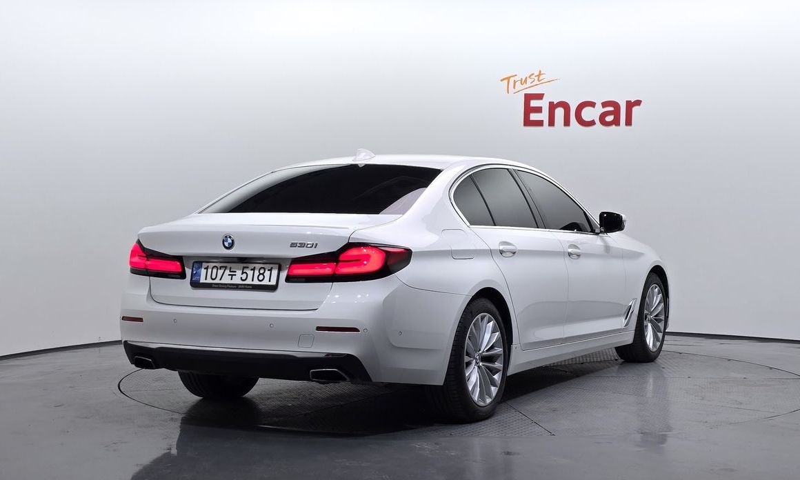 BMW 5-Series 2021
