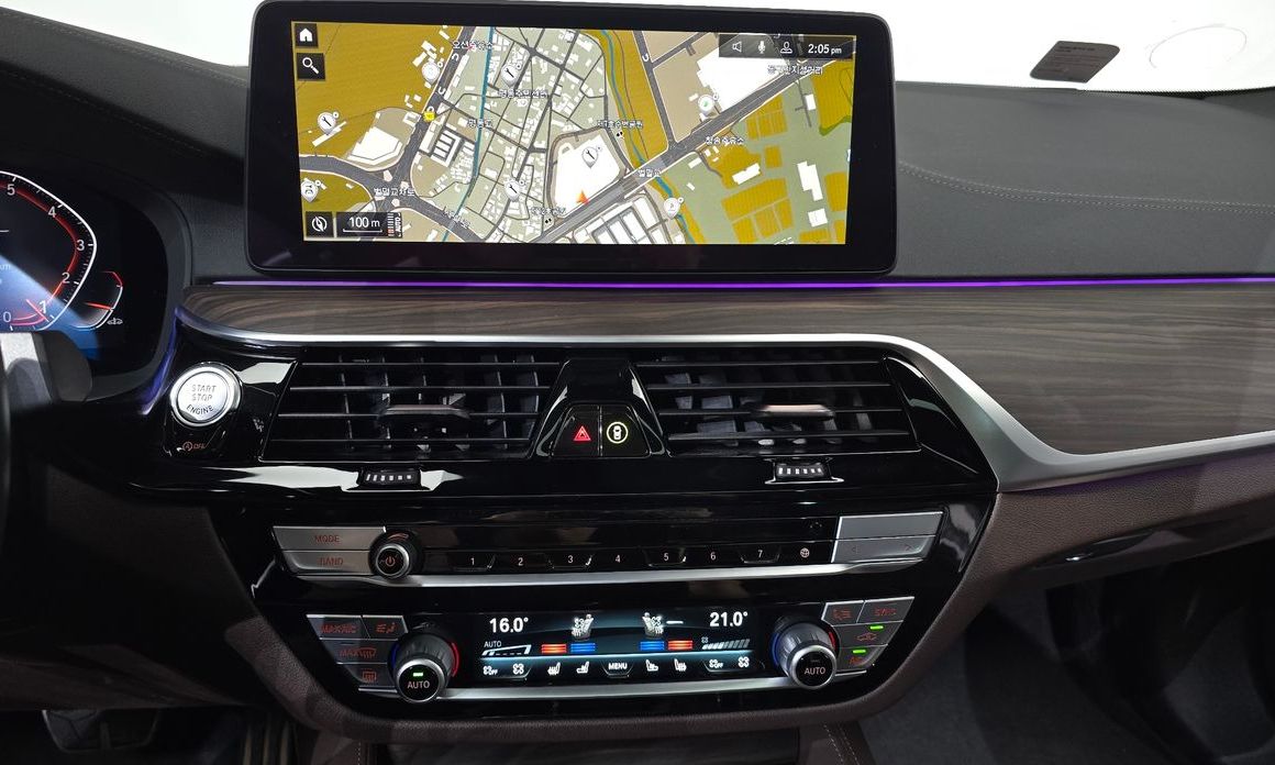 BMW 5-Series 2021
