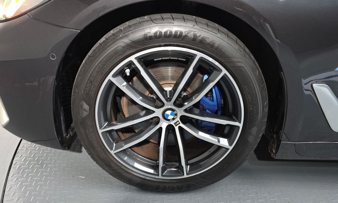 BMW 5-Series 2022