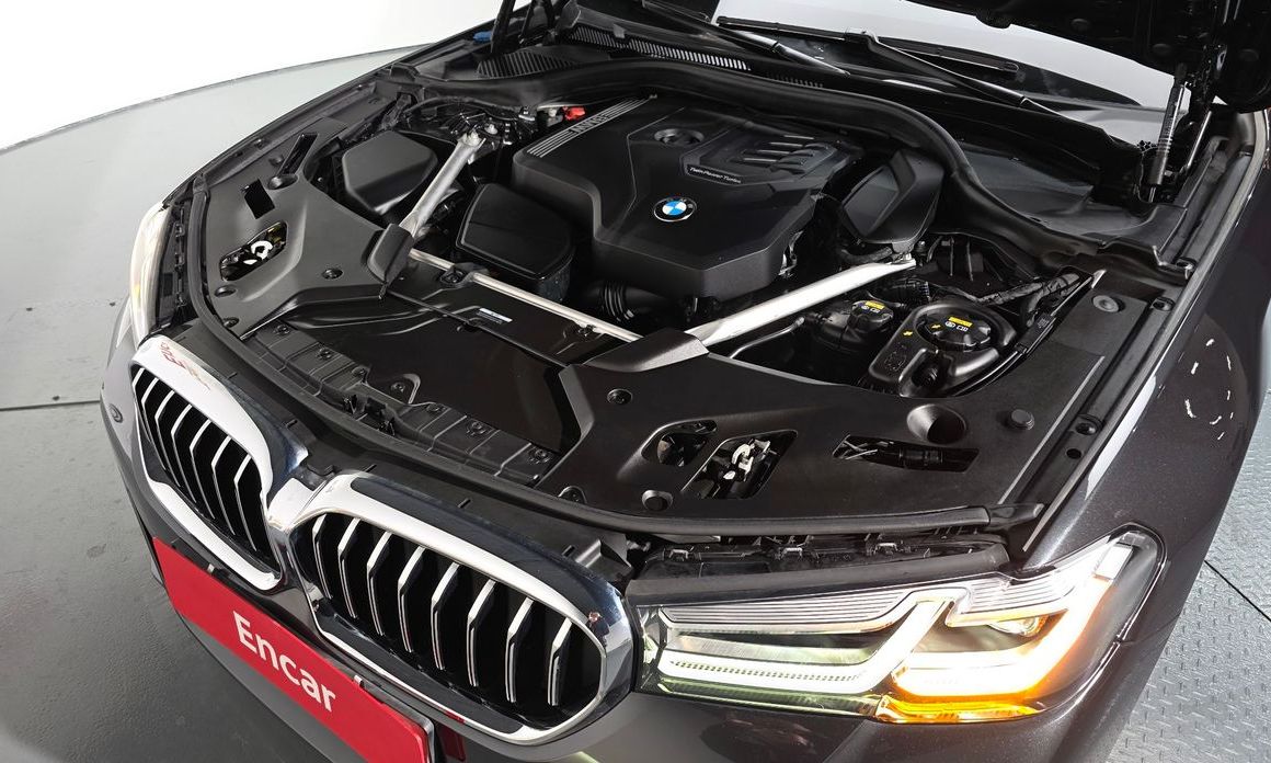 BMW 5-Series 2022