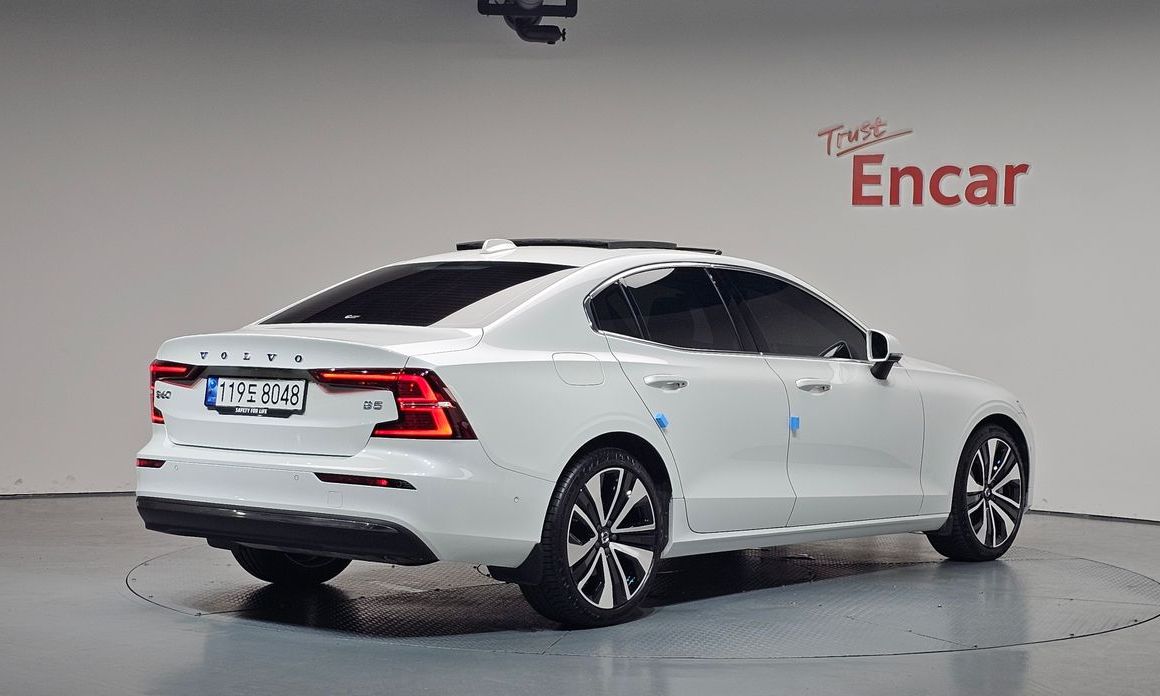 Volvo S60 2023