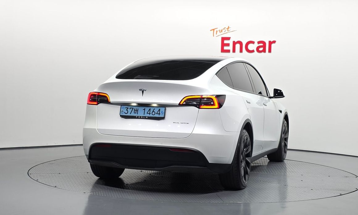 Tesla Model Y 2021