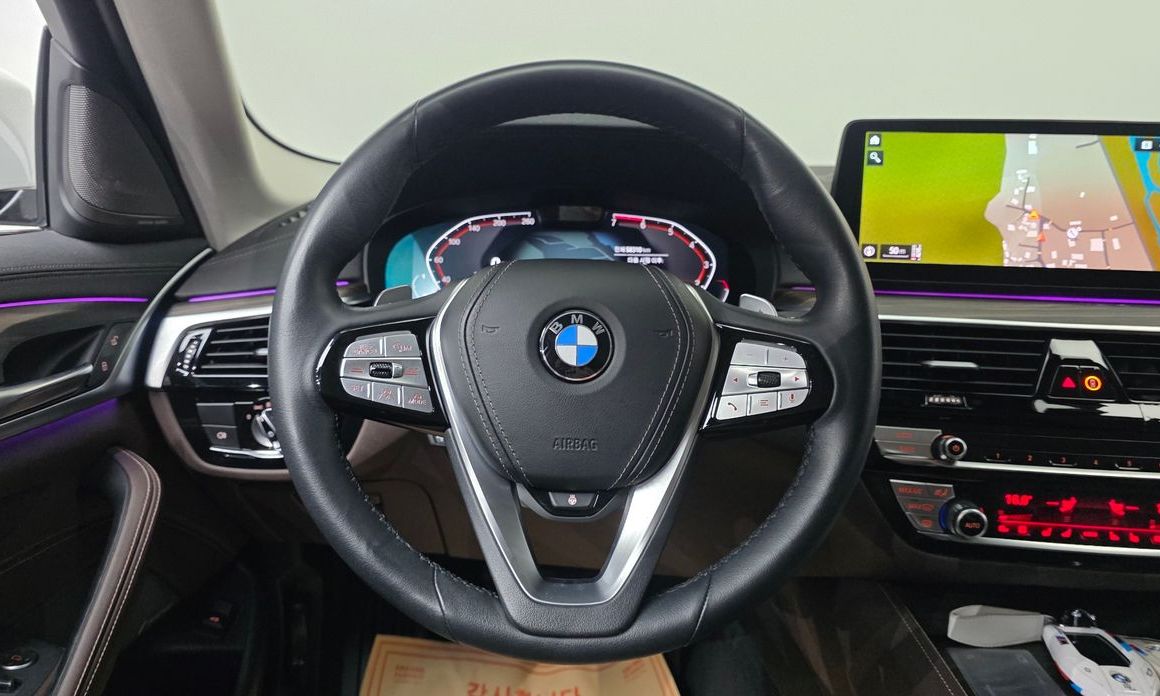 BMW 5-Series 2023
