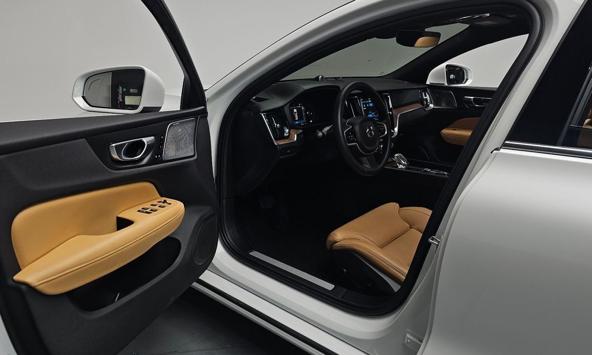 Volvo S60 2023