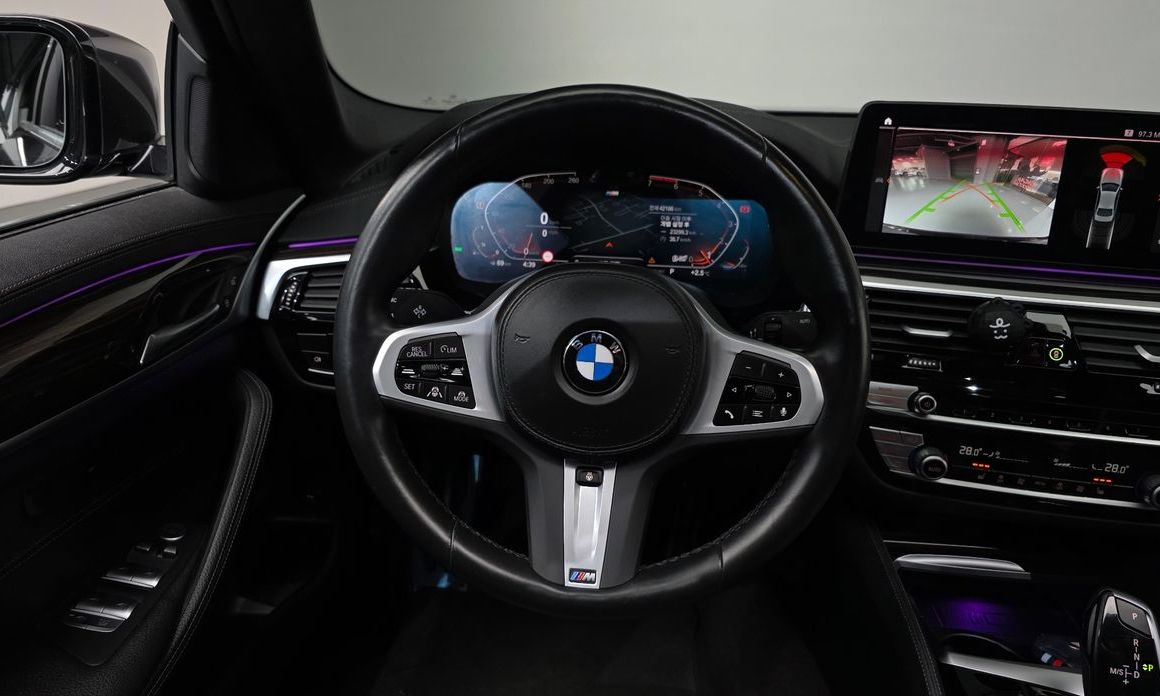 BMW 5-Series 2022